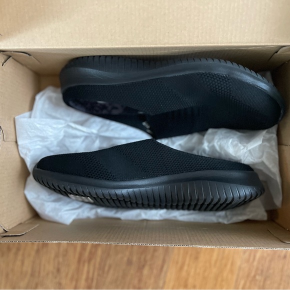 Skechers Stretch Fit Mules - Picture 4 of 5